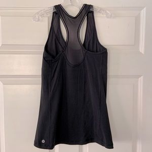 Lululemon shelf bra black tank - Size 6